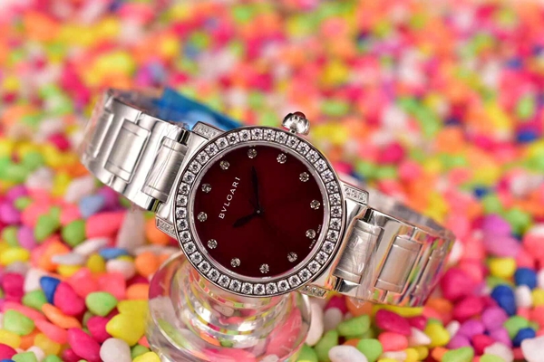 ブルガリ時計正面デザイン